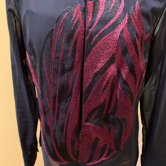 Akris sheer top with embroidered front and adjustable camisole 🔴 - Picture 4 of 16